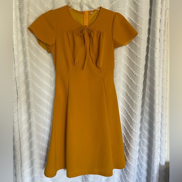 Perfect Fall/Winter Dress! Mustard yellow, classic flattering A-line, Size S. - Picture 1 of 9